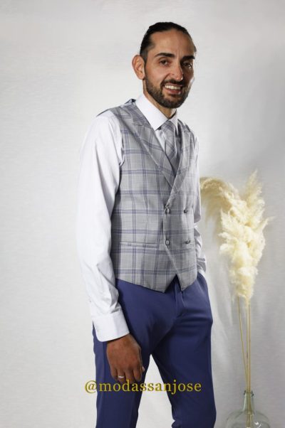 Chaleco cruzado cuadro gris Tem