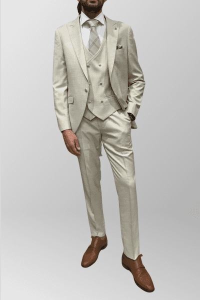 Traje novio Giovanni Ricci Bari beige